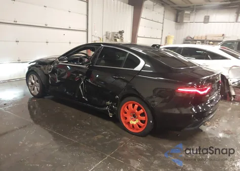 2020 Jaguar Xe S из США, поврежденный, VIN SAJAJ4FX8LCP55852